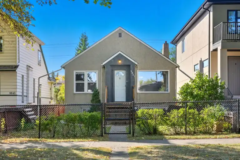 4 Bed Home w/ 2 Kitchens + Garage – King Edward Park | 9847 81 Avenue Northwest, Edmonton | 3096184