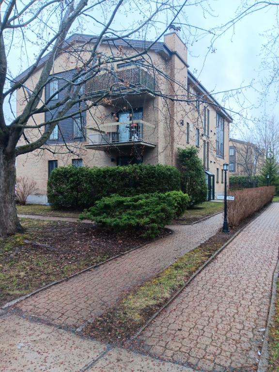 Beau et grand 5 ½ à louer dans St-Bruno avec 2 stationnements | 3096233