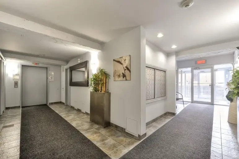 Villa Du 60 | 60 avenue des pins, Montreal | 3096238