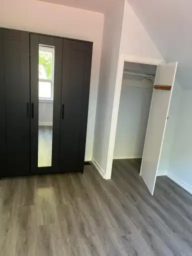 1 Southmead Road, Toronto, Ontario, Canada, M4A 2L9 | 1 Southmead Road, Toronto | 3123215