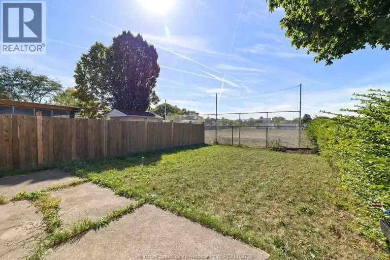 3067 SUFFOLK STREET | 3067 SUFFOLK STREET, Windsor | 3105479