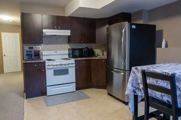 Fully Furnished / Unfurnished Basement Suite - 9 Minutes from YYC Airport | Calgary | 3096834