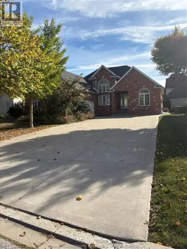 823 LAKE SHORE DRIVE | 823 LAKE SHORE DRIVE, Windsor | 3105689