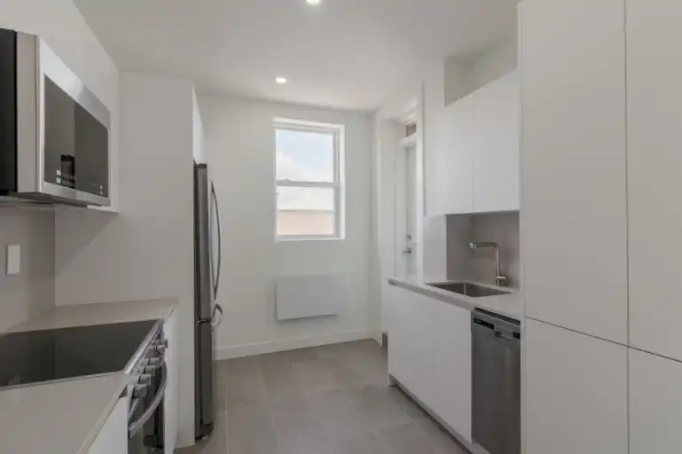 4870 Queen Mary Road | 4870 Queen Mary RoadQ, Montreal | 3097595