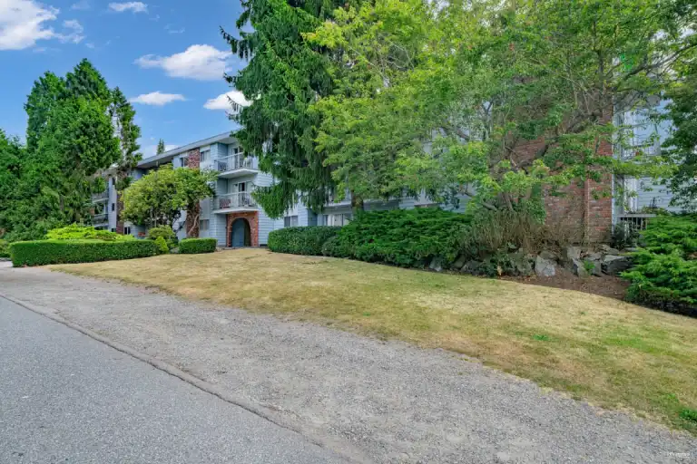 LA PLAYA VISTA | 1360 Fir Street, White Rock | 3097786