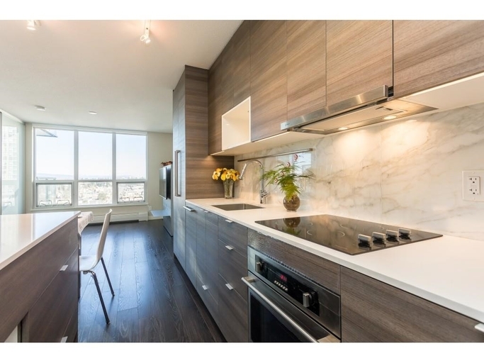 D122 - Amazing one bedroom in Alumni Tower | 13398 104 Avenue, Surrey | 3097790