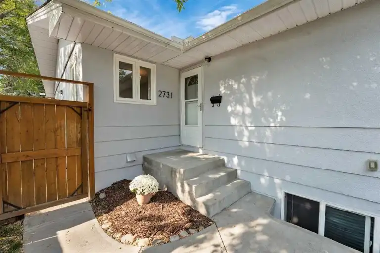 Charming 2 Bedroom, Desirable NW Location | Calgary | 3120104