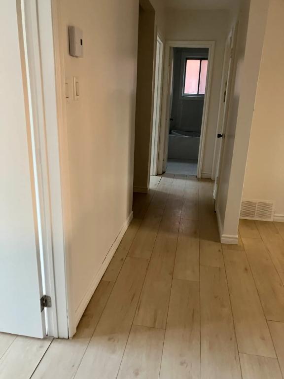5 1/2 apartment (3chambres, 2 salles des bains) station Cote Vertu, ville St-Laurent | 3097925
