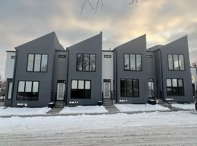 Modern Spacious 3 bed 2.5 Bath Townhome in Cozy Glamorgan Neighborhood! | 1 - 5 Gissing Drive Southwest, Calgary | 3154093