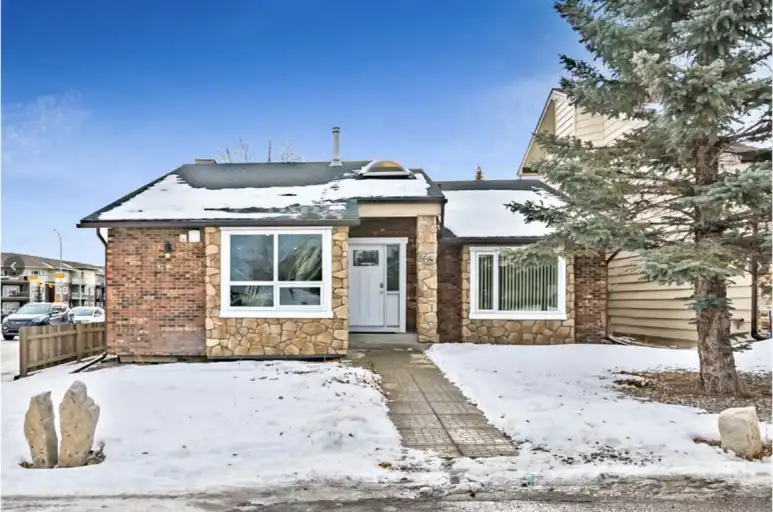 3 BEDROOM 2 BATH HOUSE IN MILLRISE SW | Calgary | 3124287