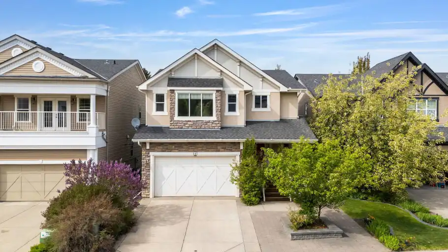 Gorgeous House Backing first hole and onto bow river. | 117 Valley Woods Place Northwest, Calgary | 3124289