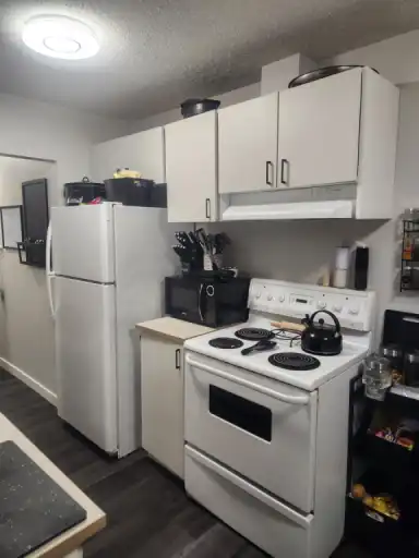 (PN1044A) Spacious 3 Bedroom Unit with Private Entrance & Fenced Yard | 8395 29 Ave Nw, Edmonton | 3098396