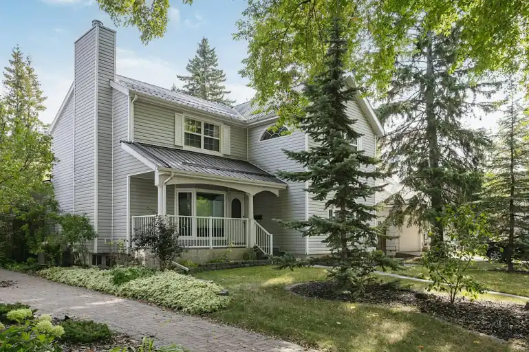Renovated 6-Bed, 4-Bath Home in Prestigious Windsor Park/ UofA | 9119 117 Street Northwest, Edmonton | 3098397