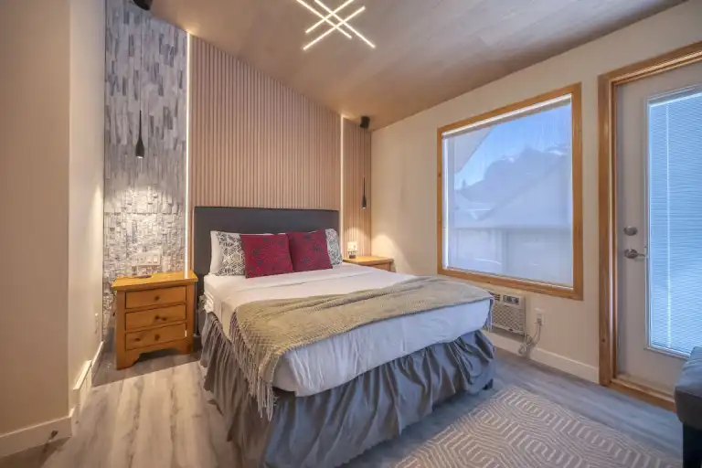 luxury 2 bed room 2 bath town house | 1200 Harvie Heights Road, Harvie Heights | 3100340