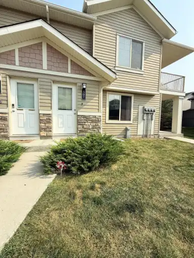 Bright 2-Bedroom Corner Townhouse in Sage Hill | 507 - 250 Sage Valley Road Northwest, Calgary | 3154305