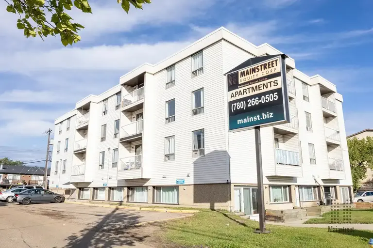 Deluca Manor | 10128 161 Street NW, Edmonton | 3098847