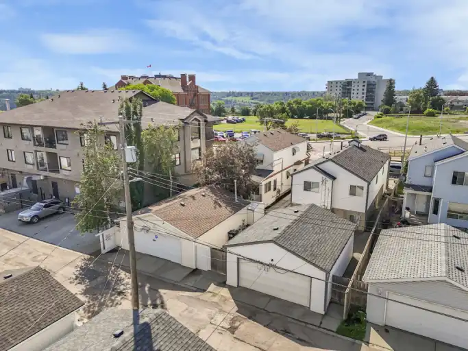 ? FURNISHED ROOMS - $750/MONTH ALL- IN, - 5 MIN TO DOWNTOWN LRT | ALL UTILITIES | 9404 102A Avenue Northwest, Edmonton | 3099919