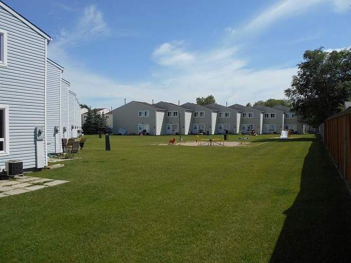 Wickham Park | 100 Wickham Road, Winnipeg | 3098869