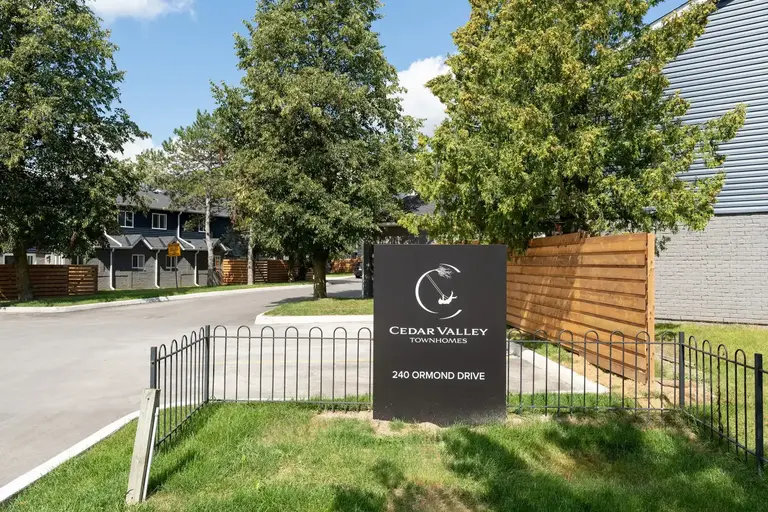 Cedar Valley Townhomes | 240 Ormond Drive, Oshawa | 3099048