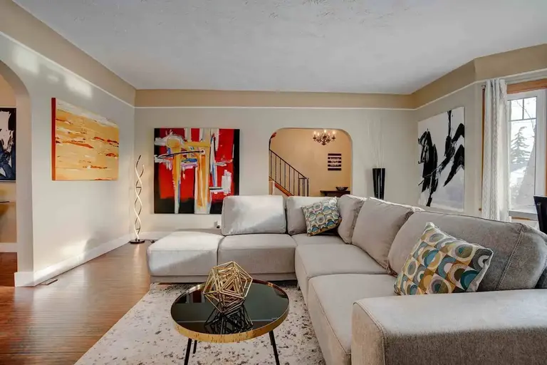 3+ Bedroom House Near Mount Royal | 16 Gilmer Place Southwest, Calgary | 3099069