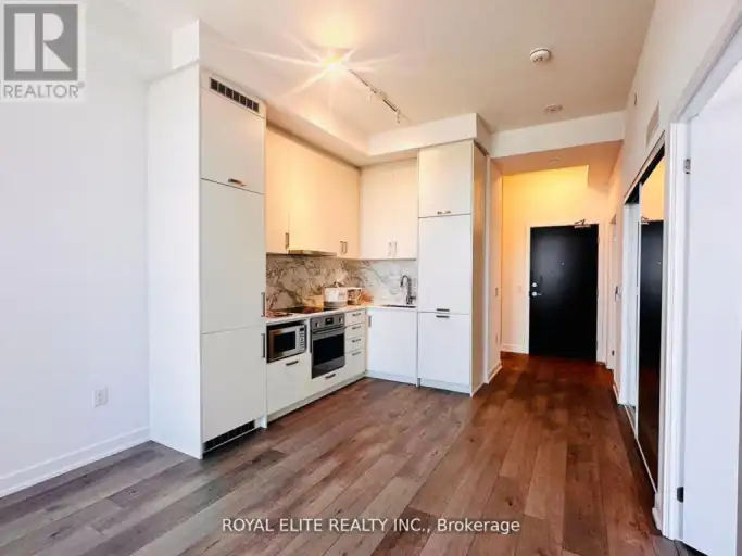 512 - 60 HONEYCRISP CRESCENT | 512 - 60 HONEYCRISP CRESCENT, Vaughan | 3112829