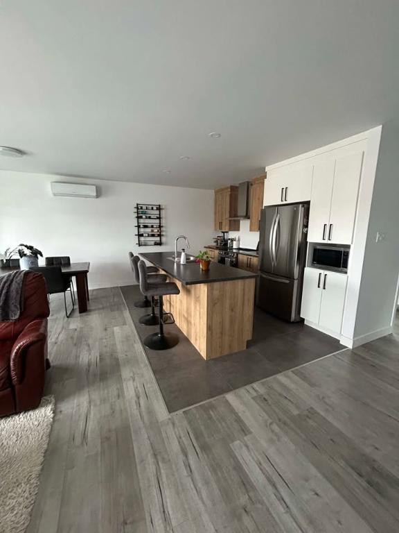 logement 4-1/2 demi sous-sol récent a louer 2e rue Louiseville | 3099587