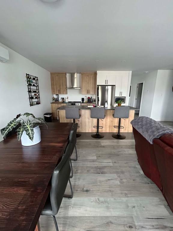 logement 4-1/2 demi sous-sol récent a louer 2e rue Louiseville | 3099587