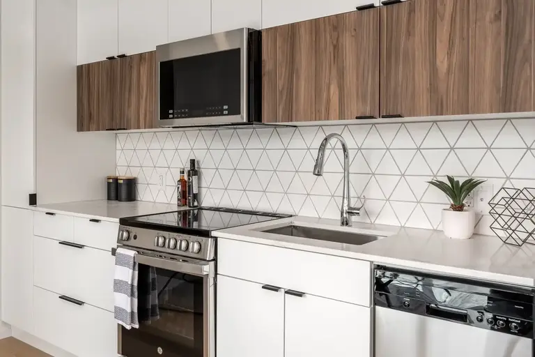 CX | 10022 – 110 Street NW, Edmonton | 3099895