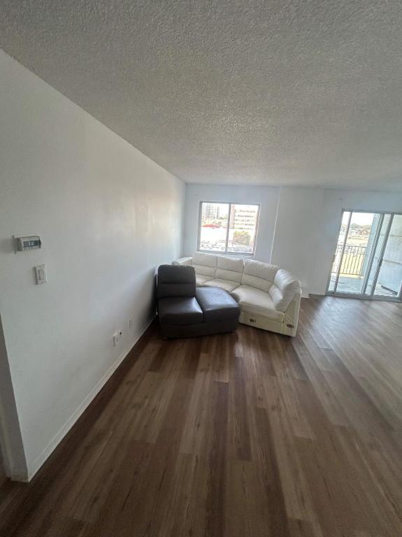 1 CH - 1 SDB - Côte Saint-Luc - $1,645 /mo | 3100044