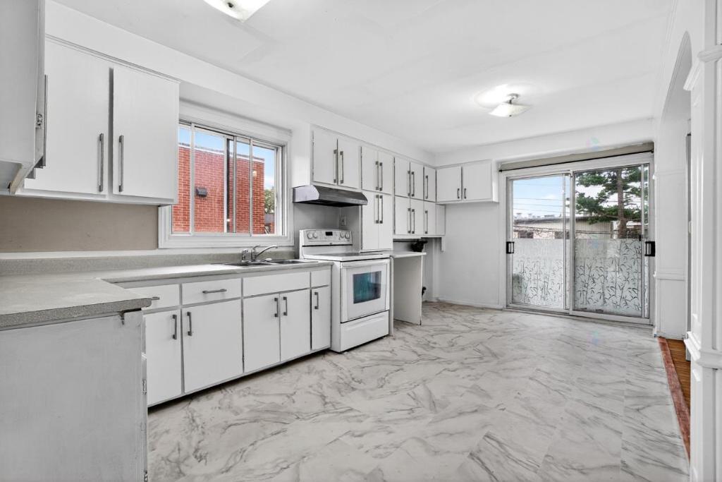 3-bedroom apartment 1200 sqft Perfect spot Lachine Montreal for rent | 3100051