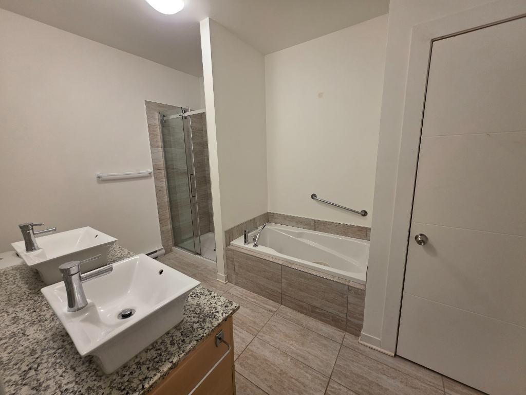 Grand 5 1/2 Avec Vue Direct Sur le Fleuve | 3100064