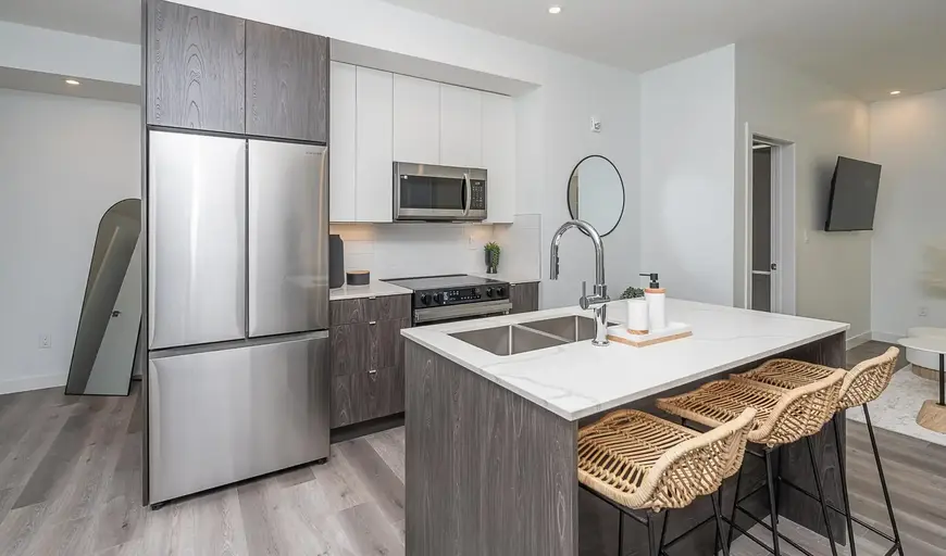 Urban Flats | 10125 114 Street, Edmonton | 3100307