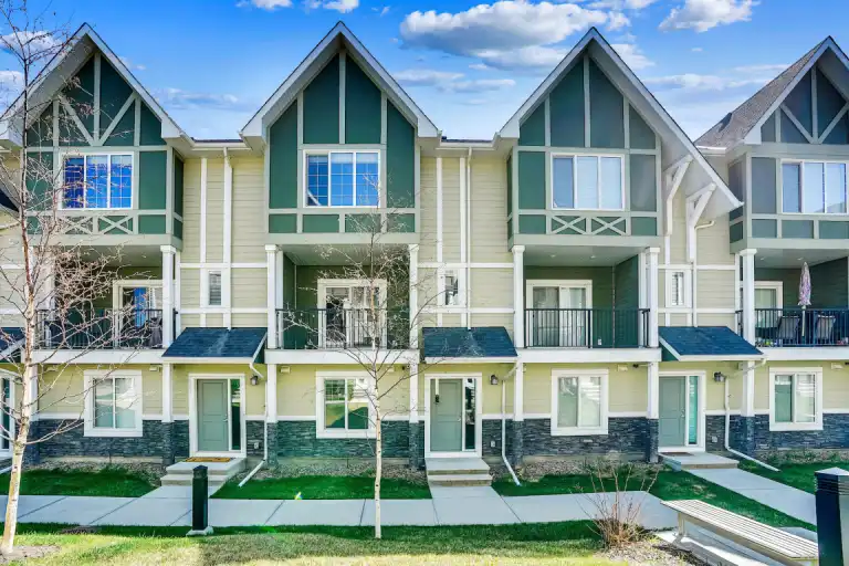 3 Bedroom + Den bright and stylish townhouse in Nolan Hill | 410 - Nolanlake Villas, Calgary | 3165816