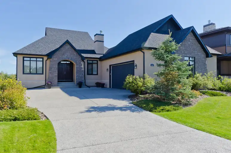 Beautiful Two story House in Elbow valley North Overssing Rocky Mountain | Calgary | 3128979