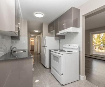 Oliver Manor | 10308 117 Street NW, Edmonton | 3100379