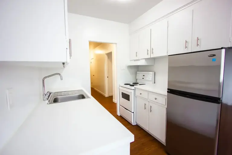 Kalla Place | 10217 116 Street, Edmonton | 3100387