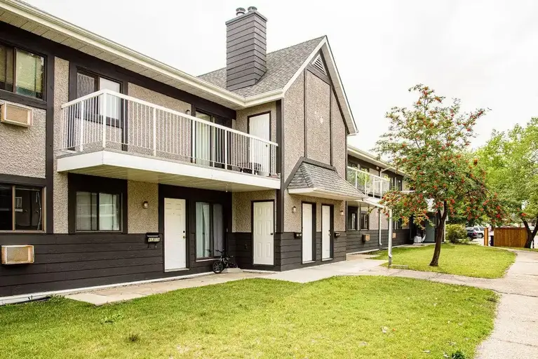 Polo Club Apartments | 812 Allegheny Drive, Winnipeg | 3100396