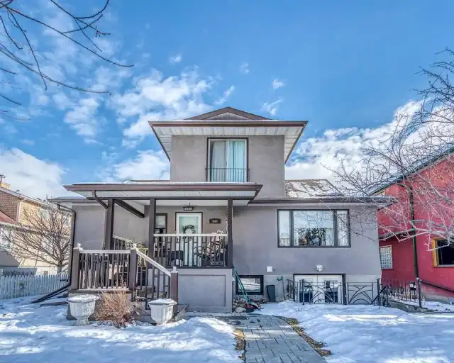 COZY UPSTAIRS 1 BDRM + DEN. BEST VIEW IN SUNNYSIDE | 944 5 Street NW, Calgary | 3100857