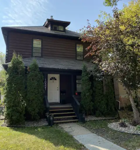 Cozy Convenient Bedroom 5 minutes from Whyte, University | 10521 85 Avenue, Edmonton | 3100906