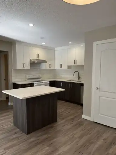 Spacious, Modern 2 Bedroom Apartment in desirable Crescent Height | 1423 1 Street Northeast, Calgary | 3149100