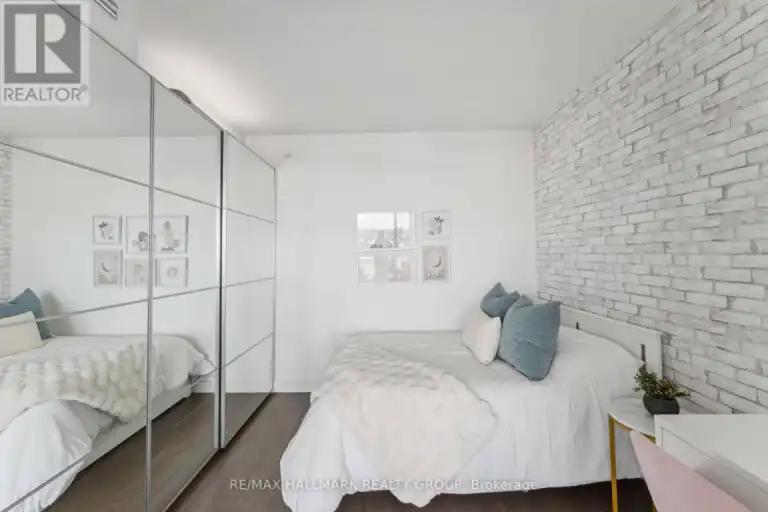 1602 - 111 CHAMPAGNE AVENUE S | 1602 - 111 CHAMPAGNE AVENUE S, Ottawa | 3101093