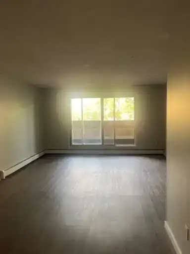 One bedroom suite available immediately! | 11740 89 Street Northwest, Edmonton | 3101130