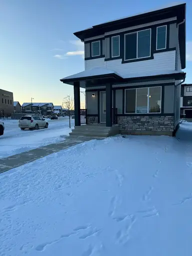 Almost brand new corner home  (3 beds + den) immediatly available for rent | Edmonton | 3101142