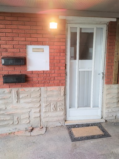 Avaiable: Dec.1 - Bright 2 BDRM, 1 parking  1 Bath,  Separated Entry, Fenced yard, Water&Gas Included Basement Unit in Central Kitchener | 382 Stirling Avenue South, Kitchener | 3101267