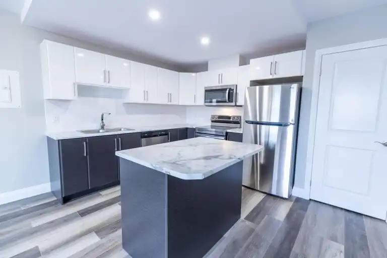 Colborne Court Apartments | 3791 Portage Road, Niagara Falls | 3125204