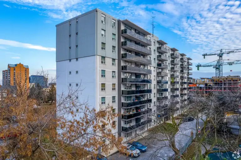 Embassy Apartments | 99 Agnes St., Mississauga | 3101854