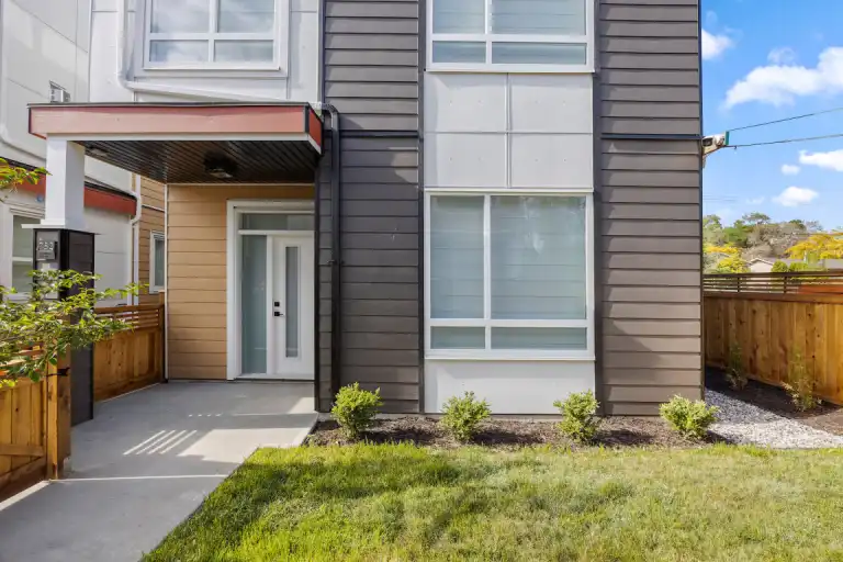 Brand New 4 Bedroom Detached Townhouse | 752 Raymer Avenue, Kelowna | 3130822