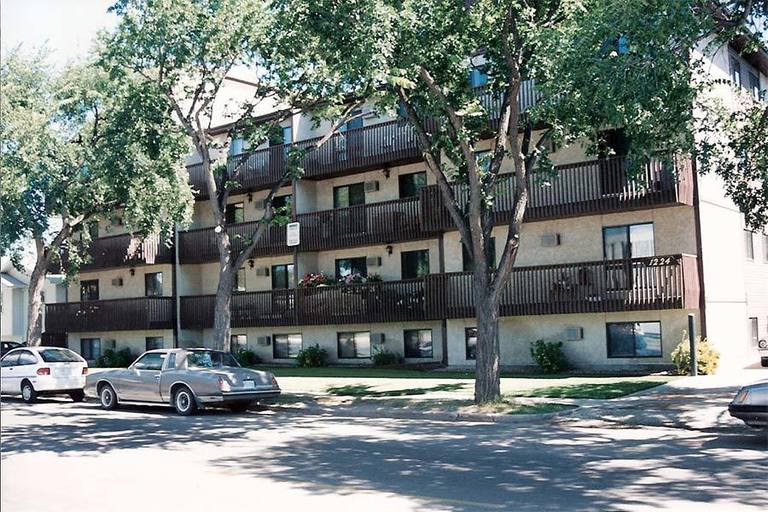 Hanover Court Apartments | 1224 – 7th Avenue North, Saskatoon | 3102050