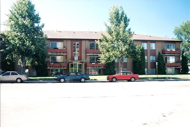 Sussex House Apartments | 2512 Louise Street, Saskatoon | 3102053