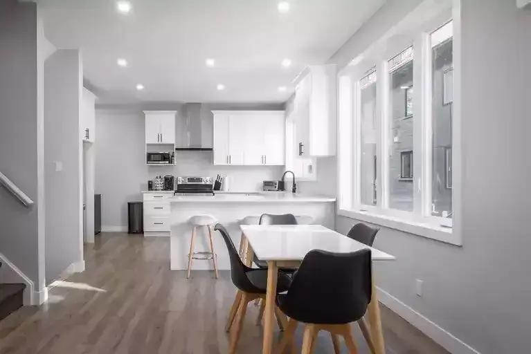 Student House: Spacious Rooms w/ Ensuite Near Western University | 544 Windermere Road, London | 3170593